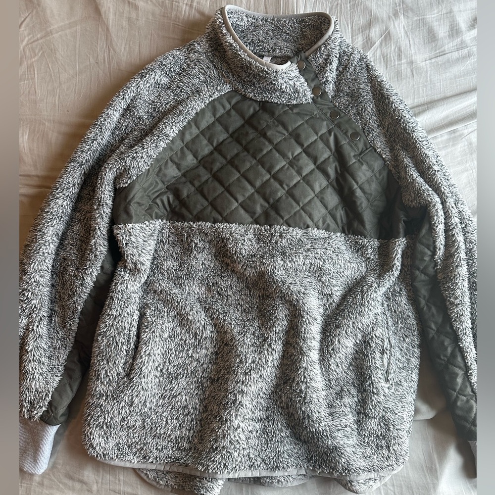 Soft turtleneck Sherpa-like Sweater